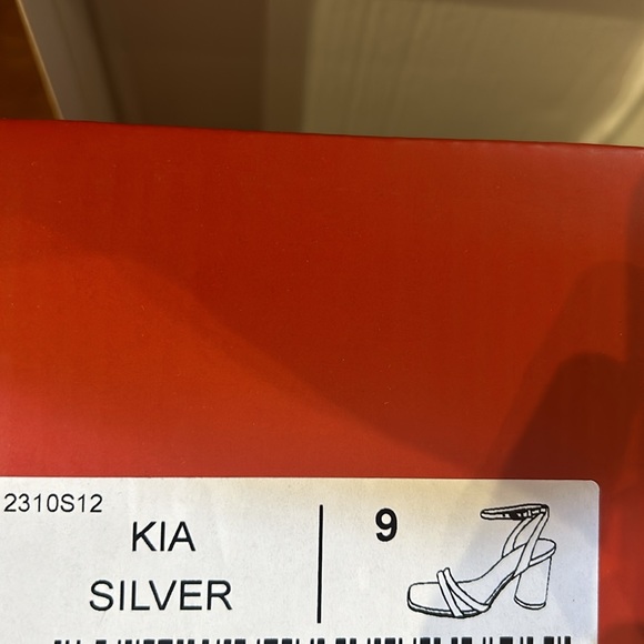Silver Heels - Viciously Vixen